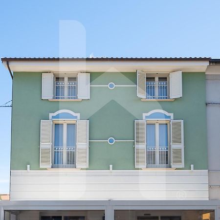 ピネートHomiday - Residenza D'Annunzioアパートメント エクステリア 写真